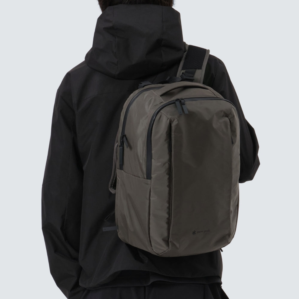 테크 백팩 20L Dark Khaki