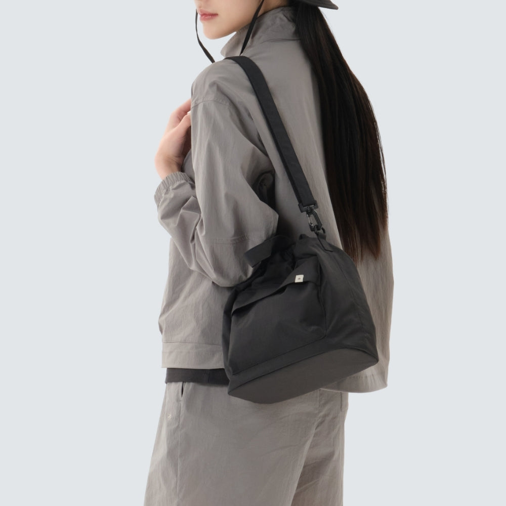 캠플 미디움 버킷백 7L Dark Charcoal