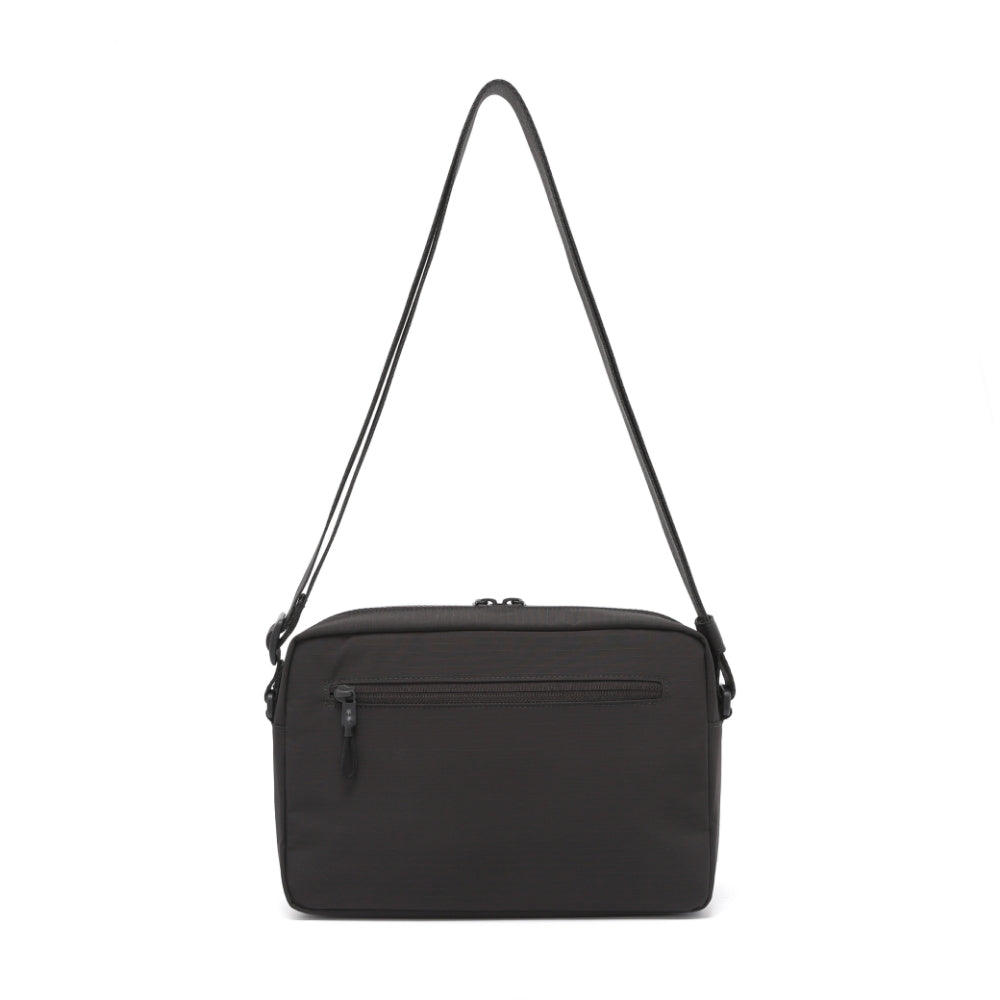 듀얼테크 볼드 크로스백 4L Dark Charcoal