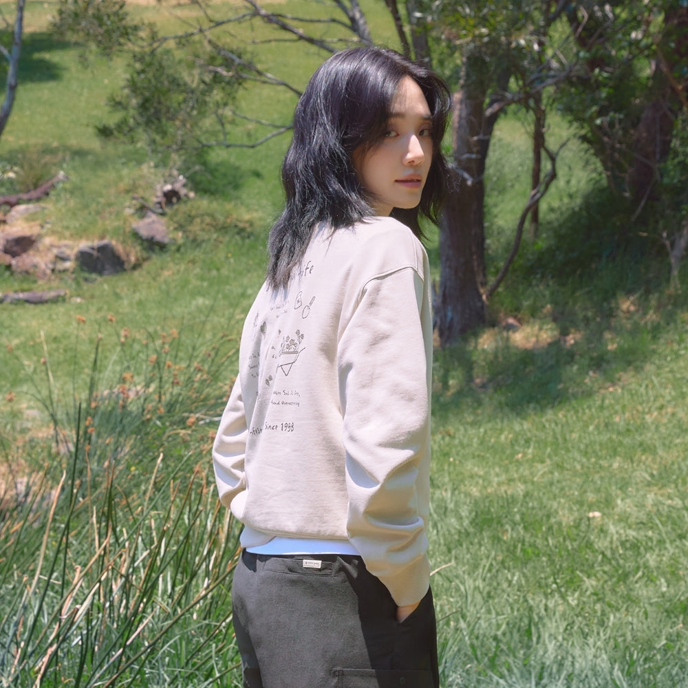 여성 가드닝 그래픽 세미크롭 맨투맨 Light Beige
